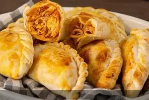 EMPANADA DE POLLO / MANHATTAN