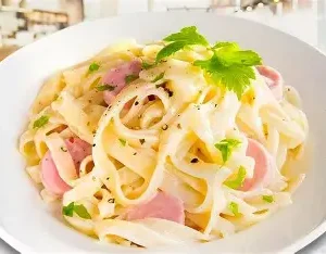 FETUCCINI A LO ALFREDO // MANHATTAN