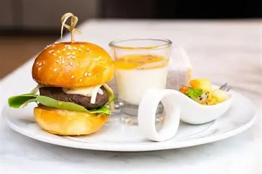HAMBURGUESA MARACUYA MAYO // MANHATTAN