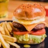 HAMBURGUESA ROYAL // ACHORI