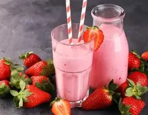 JUGO DE FRESA CON LECHE 1 VASO // MANHATTAN