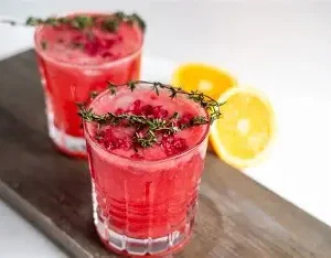 ROSÉ ROAR ( COCTEL SIN ANCOHOL) // MANHATTAN