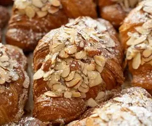 CROISSANT MIXTO // MANHATTAN