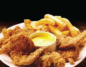 3 Alitas Broaster+ papas fritas + chaufa // PERLA