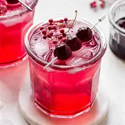 CHERRY 1 VASO - BEBIDA FRIA // MANHATTAN
