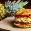 HAMBURGUESA HAWAIANA // MEZON