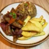 LOMO SALTADO CON CHAUFA / MEZON